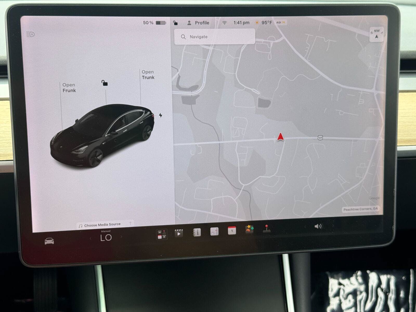 Used 2018 Tesla Model 3 Long Range RWD image 22
