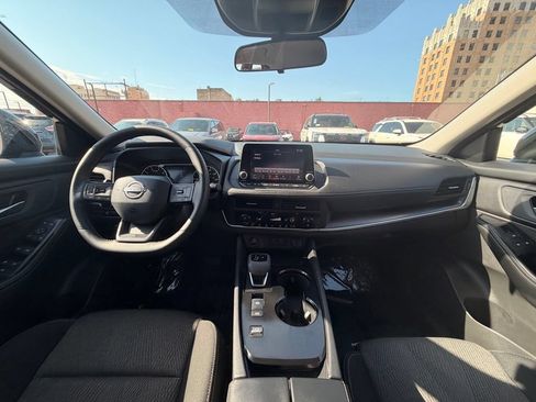 Certified 2025 Nissan Rogue SV FWD image 19