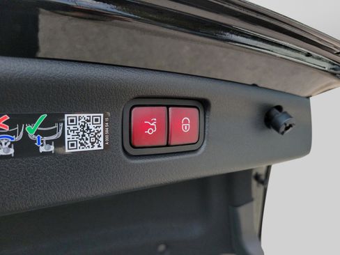 Certified 2025 Mercedes-Benz C 300 C 300 image 9