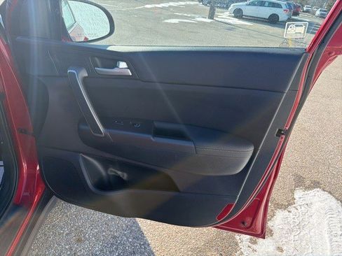 Used 2020 Kia Sportage LX image 16