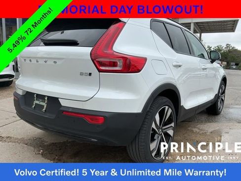 Used 2025 Volvo XC40 B5 Plus AWD/4WD image 11