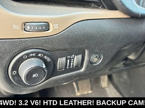 Used 2014 Jeep Cherokee Limited w/ Luxury Group AWD/4WD image 11