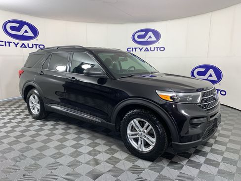 Used 2020 Ford Explorer XLT RWD image 1