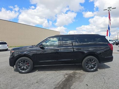 New 2025 Ford Expedition Max Platinum w/ Stealth Performance Package AWD/4WD image 9