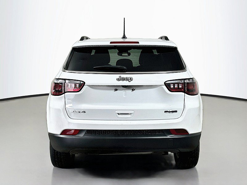 Used 2024 Jeep Compass Latitude AWD/4WD image 6