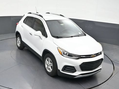 Used 2020 Chevrolet Trax LT w/ LT Convenience Package FWD image 21
