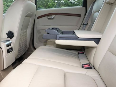 Used 2011 Volvo XC70 3.2 AWD/4WD image 24