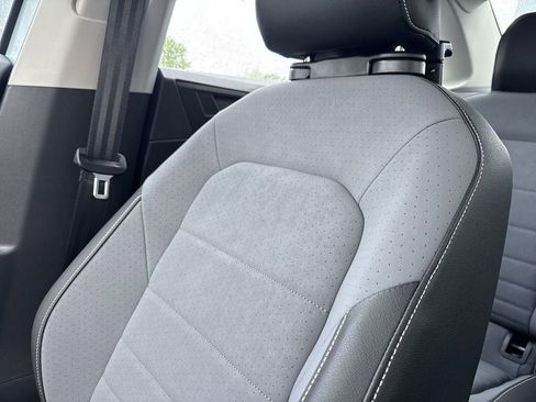 New 2026 Volkswagen Jetta SE FWD image 38