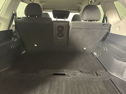 Used 2015 Nissan Rogue SV AWD/4WD image 29