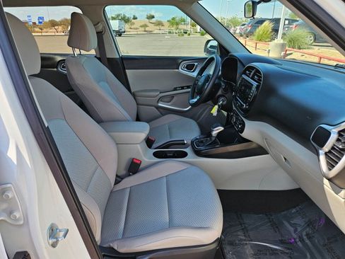 Used 2022 Kia Soul LX FWD image 25