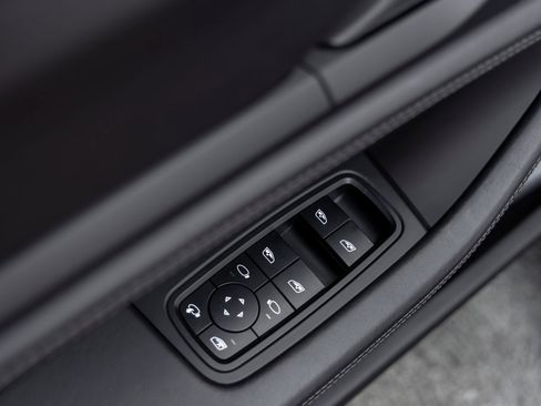 Certified 2024 Porsche Taycan Turbo AWD/4WD image 22