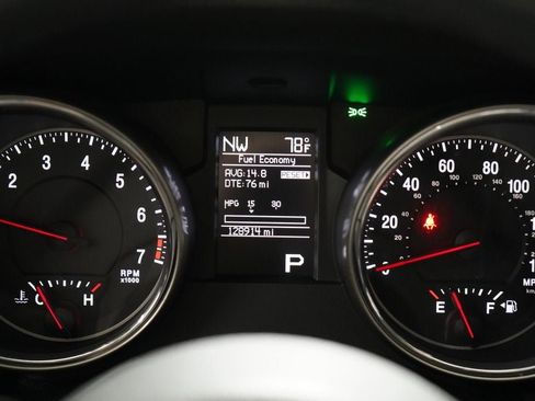 Used 2013 Jeep Grand Cherokee Laredo AWD/4WD image 17