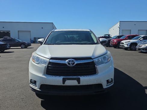 Used 2014 Toyota Highlander Limited AWD/4WD image 2