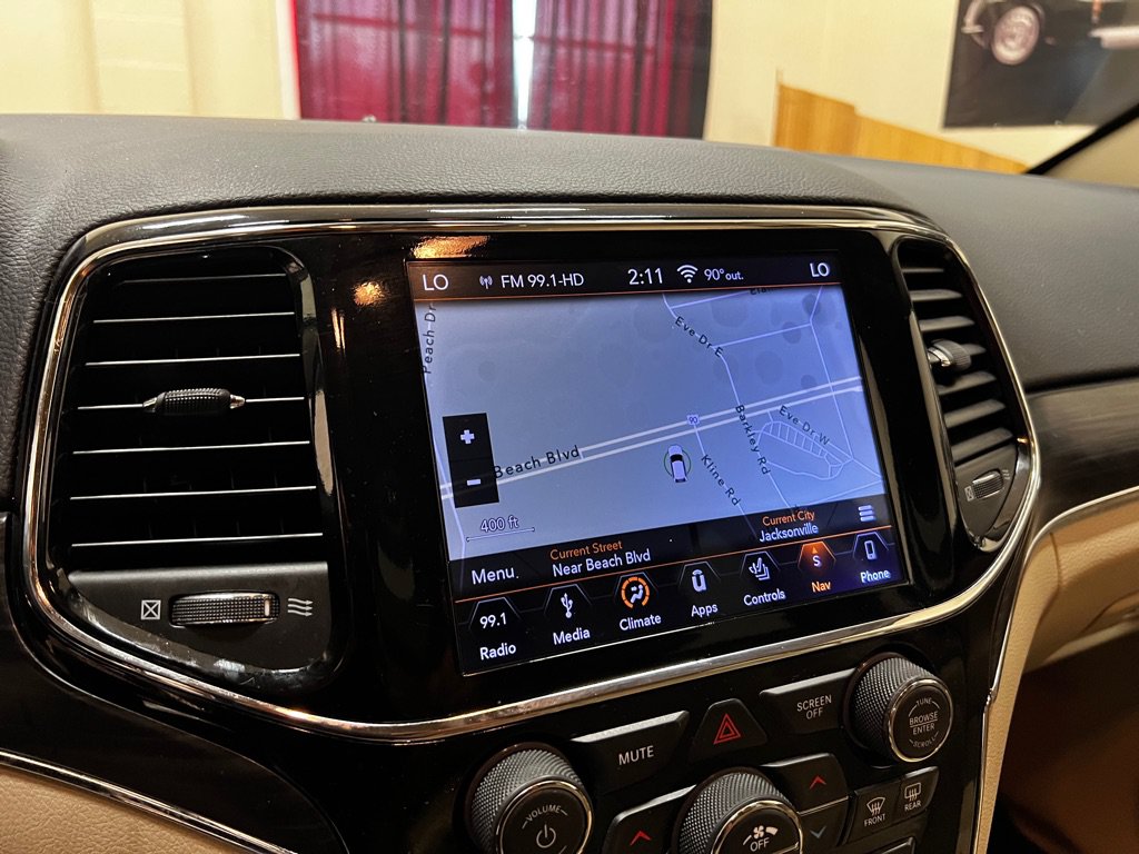 Used 2019 Jeep Grand Cherokee Limited AWD/4WD image 33