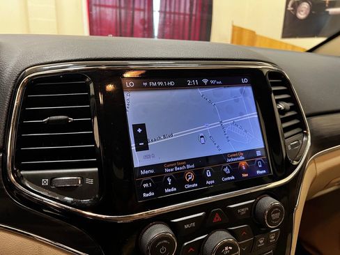 Used 2019 Jeep Grand Cherokee Limited AWD/4WD image 33