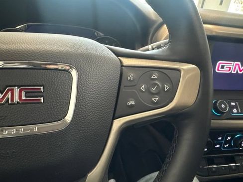 Used 2023 GMC Acadia Denali w/ Denali Ultimate Package AWD/4WD image 39