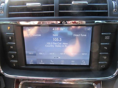 Used 2020 Lincoln Continental Reserve w/ Luxury Package AWD/4WD image 24