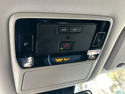 Used 2025 Toyota Grand Highlander AWD image 34