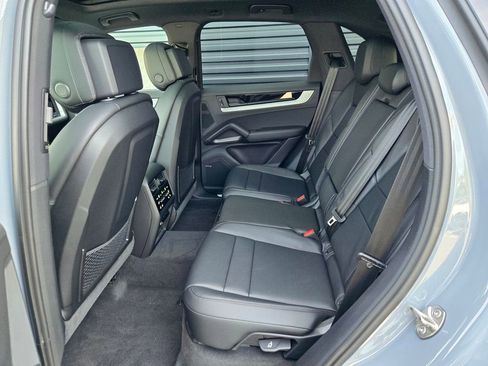 New 2026 Porsche Cayenne image 18