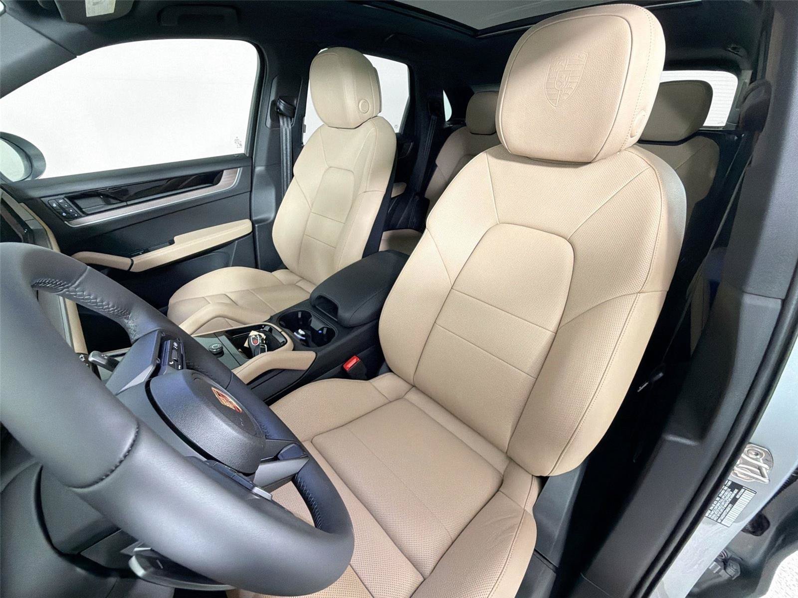 Certified 2026 Porsche Cayenne AWD/4WD image 5