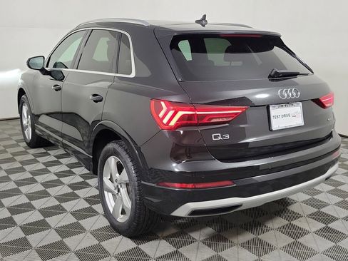 Used 2022 Audi Q3 2.0T Premium w/ Convenience Package AWD/4WD image 4