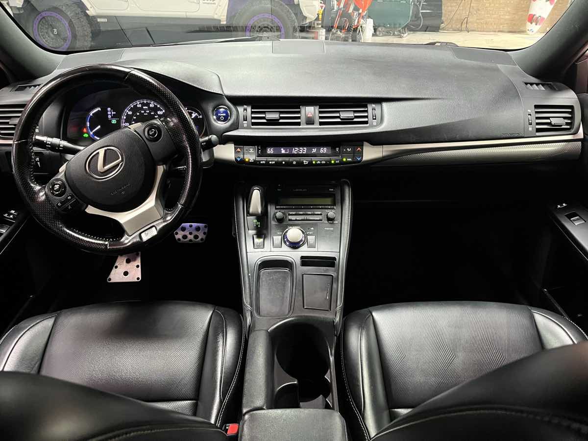 Used 2017 Lexus CT 200h FWD image 9