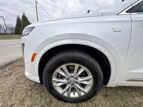 Used 2024 Cadillac XT6 Luxury w/ LPO, Floor Liner Package AWD/4WD image 10