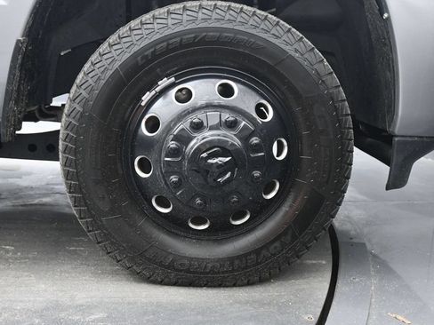 Used 2021 RAM 3500 Big Horn w/ Night Edition AWD/4WD image 4