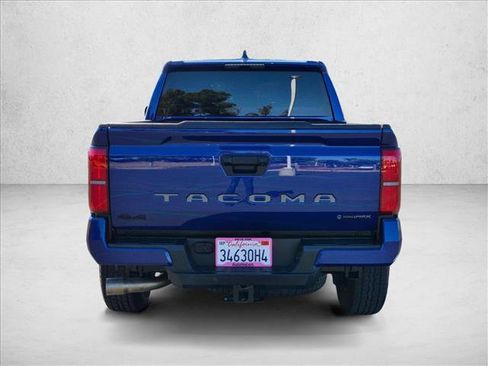 Certified 2025 Toyota Tacoma TRD Off-Road AWD/4WD image 7