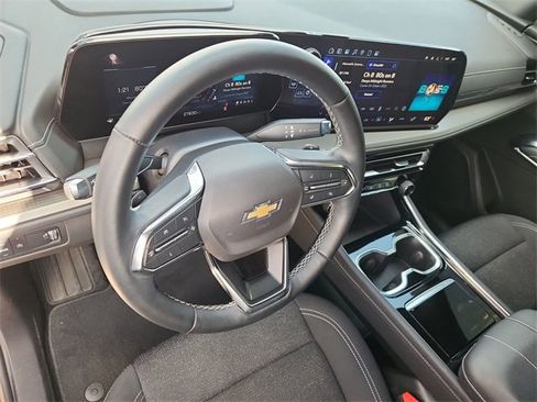 Used 2024 Chevrolet Traverse LS image 10