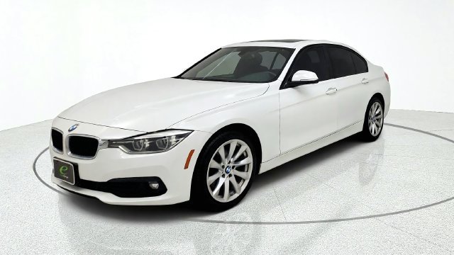 Used 2018 BMW 320i xDrive Sedan AWD/4WD image 3