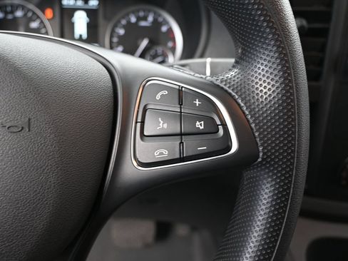 Used 2023 Mercedes-Benz Metris image 21
