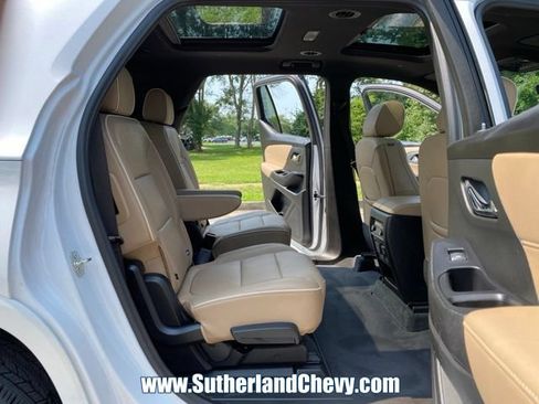 Used 2022 Chevrolet Traverse Premier AWD/4WD image 42