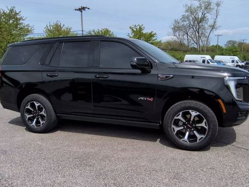 Used 2025 GMC Yukon AT4 w/ AT4 Premium Plus Package AWD/4WD image 2
