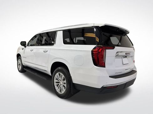 Used 2024 GMC Yukon XL SLT image 9
