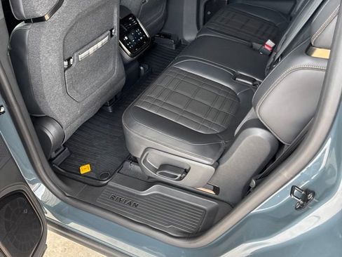 Used 2025 Rivian R1S Premium AWD/4WD image 25
