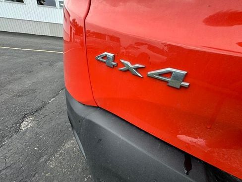 Used 2019 Jeep Renegade Latitude w/ Cold Weather Group AWD/4WD image 52