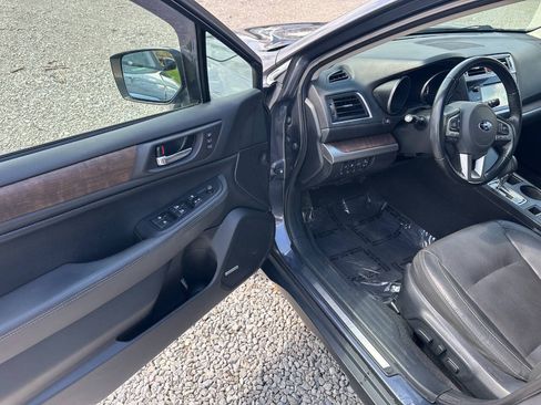 Used 2016 Subaru Outback 3.6R Limited AWD/4WD image 9