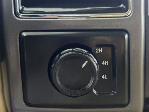 Used 2019 Ford F150 XLT w/ Equipment Group 302A Luxury AWD/4WD image 26