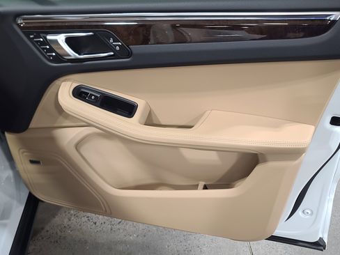 New 2026 Porsche Macan image 28