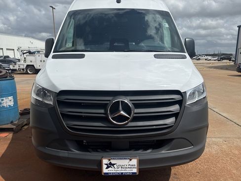 Used 2025 Mercedes-Benz Sprinter 2500 image 1