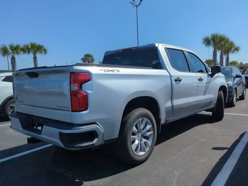 Used 2020 Chevrolet Silverado 1500 Custom w/ Custom Value Package image 10