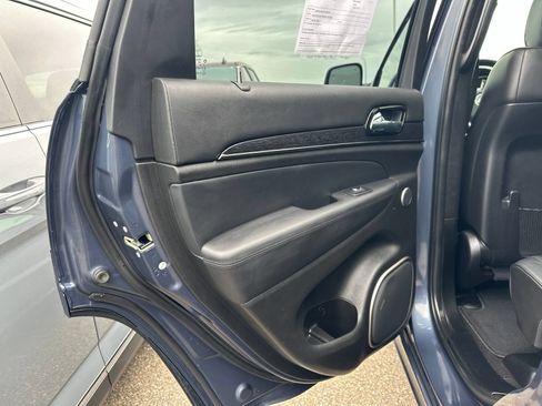Used 2021 Jeep Grand Cherokee High Altitude AWD/4WD image 24