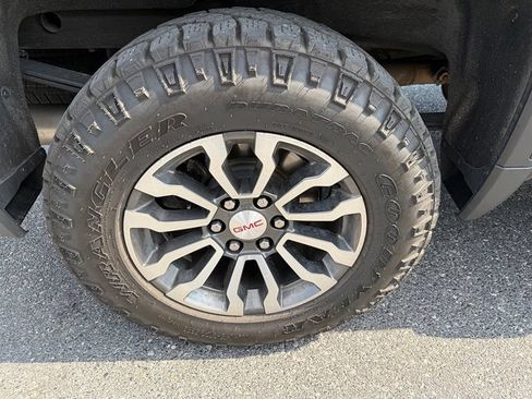 Used 2020 GMC Sierra 1500 AT4 w/ AT4 Premium Package AWD/4WD image 21