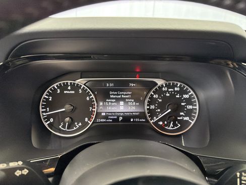 Used 2025 Nissan Pathfinder SL FWD image 9