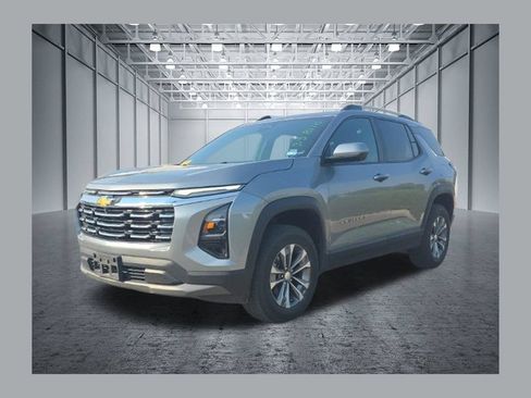 Used 2025 Chevrolet Equinox LT w/ Convenience Package II FWD image 1