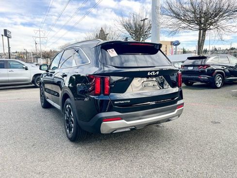 Certified 2024 Kia Sorento S image 9