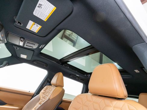 Used 2025 Nissan Armada Platinum Reserve AWD/4WD image 19