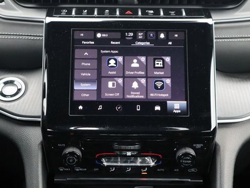 Used 2025 Jeep Grand Cherokee L Laredo image 17