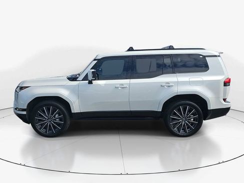 Used 2025 Lexus GX 550 w/ Accessory Package (2T) AWD/4WD image 6